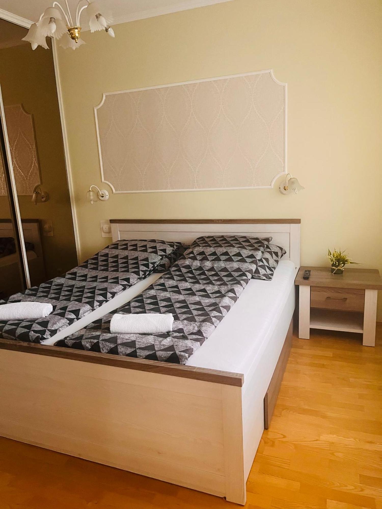 Aqua Erzsi Mama Apartman Hajduszoboszlo Bagian luar foto