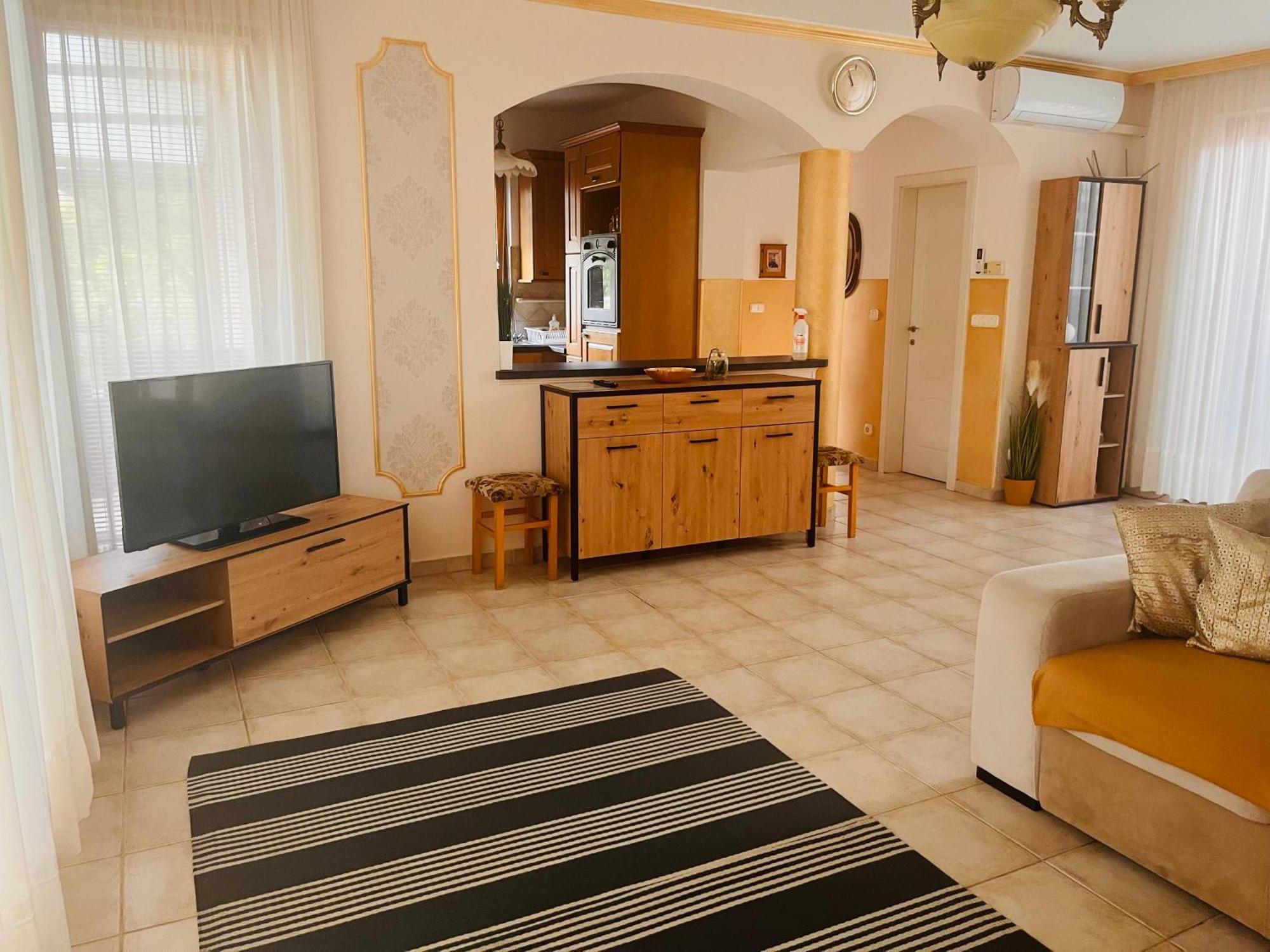 Aqua Erzsi Mama Apartman Hajduszoboszlo Bagian luar foto