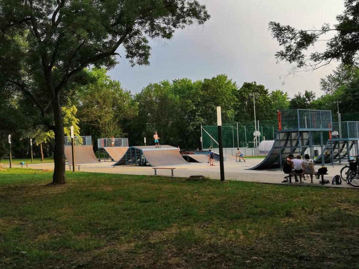 Aqua Erzsi Mama Apartman Hajduszoboszlo Bagian luar foto