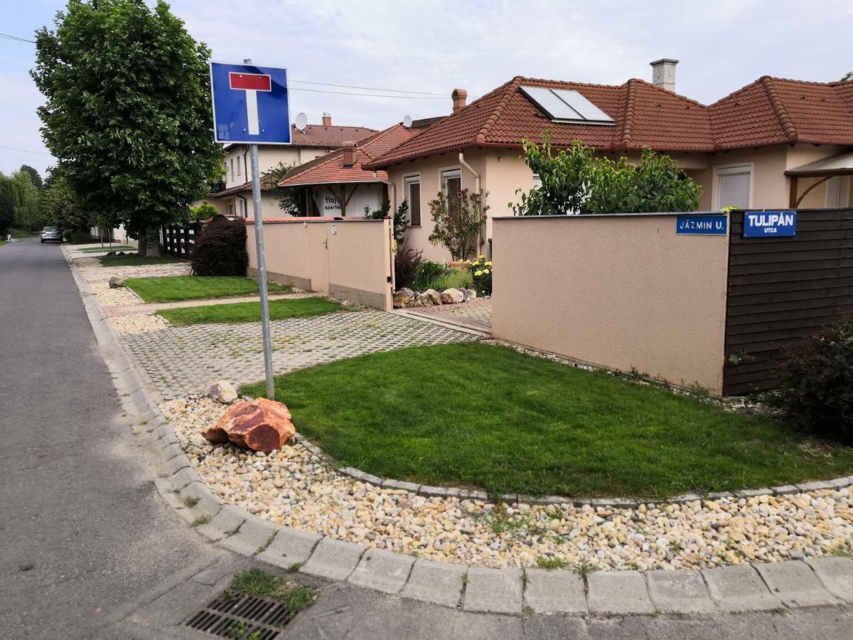 Aqua Erzsi Mama Apartman Hajduszoboszlo Bagian luar foto